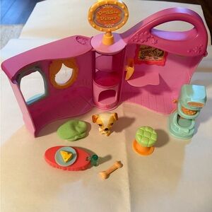 Collectible LPS "Doggie Diner" Incomplete Play-set 2005 Gen 2 Franchise